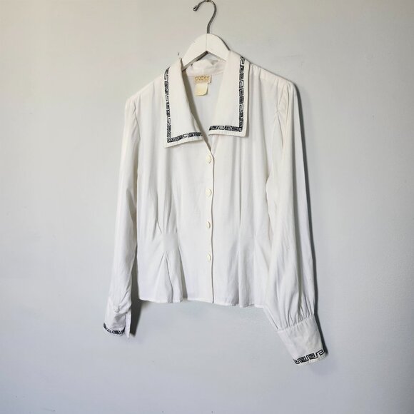 Vintage Blouse with Embroidery Details - Picture 1 of 12